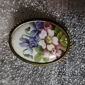 Vintage LIMOGES France Porcelain Floral Painted Gold Tone Brooch Pin